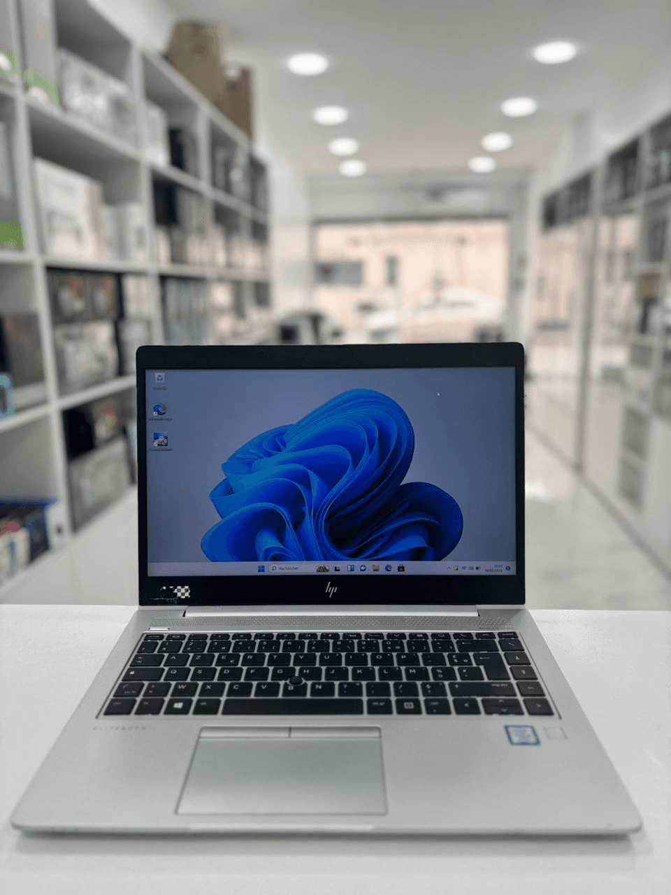 HP ELITEBOOK 840 G5 — vue 1